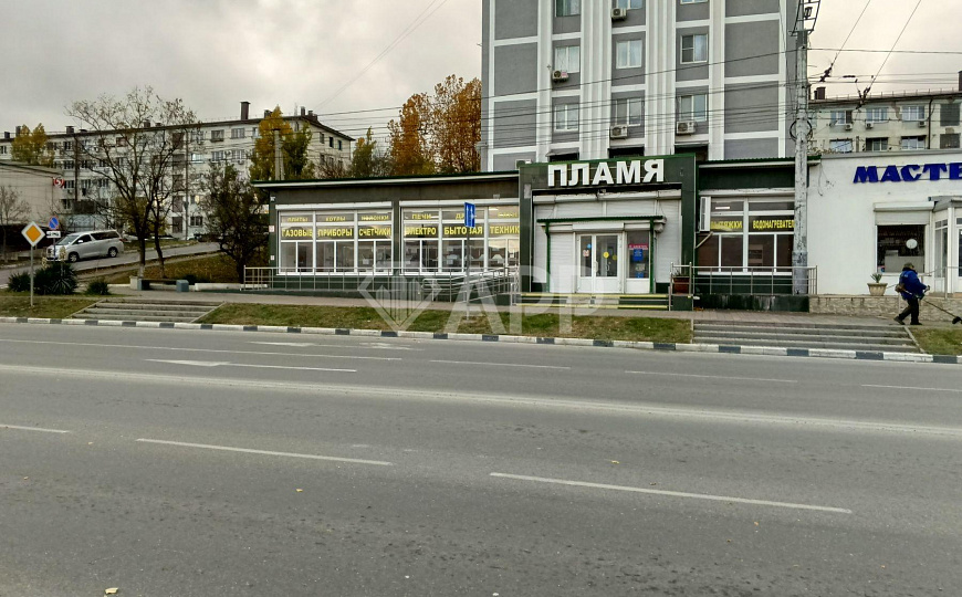 Сдам торговое помещение, от 60.5 до 152 м² фото