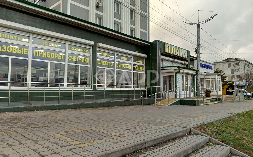 Сдам торговое помещение, от 60.5 до 152 м² фото