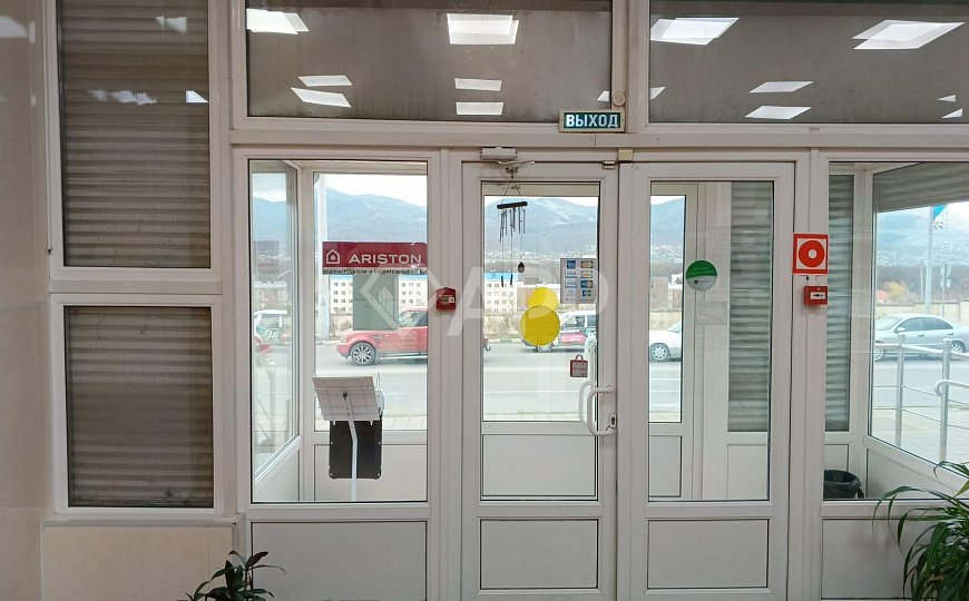 Сдам торговое помещение, от 60.5 до 152 м² фото