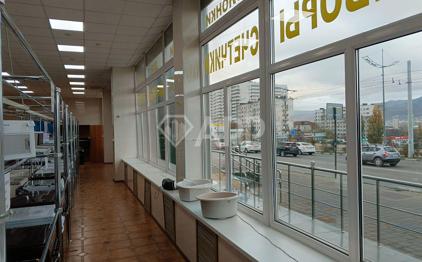 Сдам торговое помещение, от 60.5 до 152 м² фото