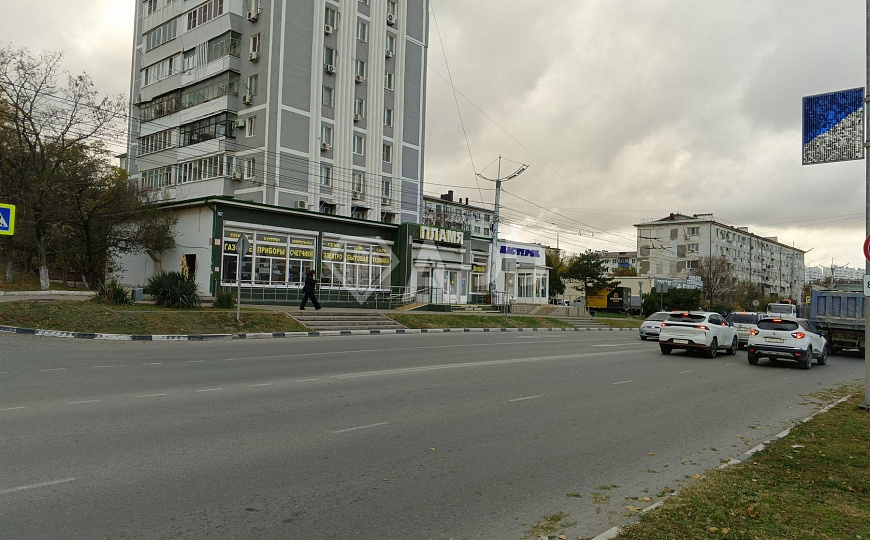 Сдам торговое помещение, от 60.5 до 152 м² фото