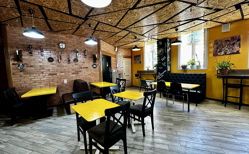 Здание 818,8 м² на 1 линии ул. Молодогвардейской фото