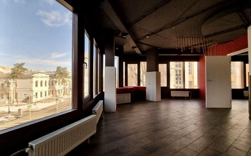 Здание 818,8 м² на 1 линии ул. Молодогвардейской фото