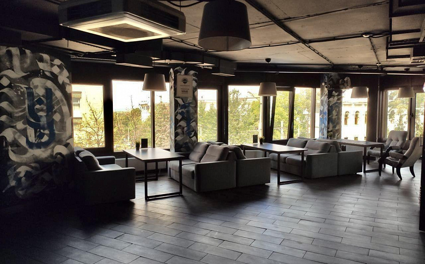 Здание 818,8 м² на 1 линии ул. Молодогвардейской фото