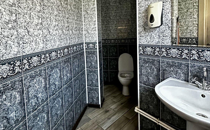 Здание 818,8 м² на 1 линии ул. Молодогвардейской фото