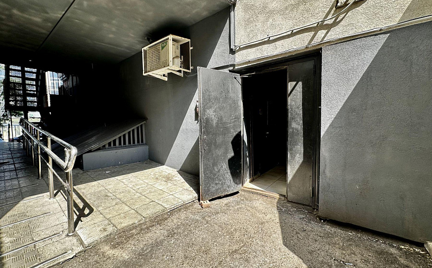 Здание 818,8 м² на 1 линии ул. Молодогвардейской фото