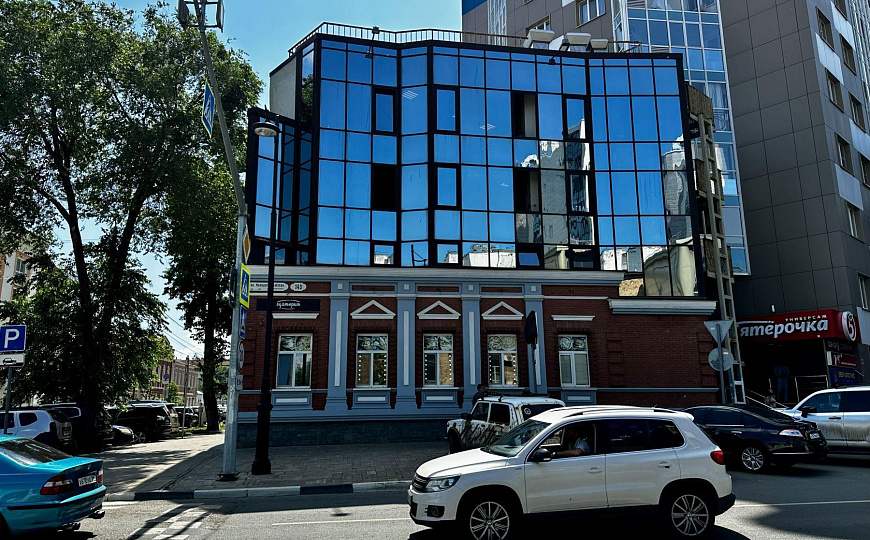 Здание 818,8 м² на 1 линии ул. Молодогвардейской фото