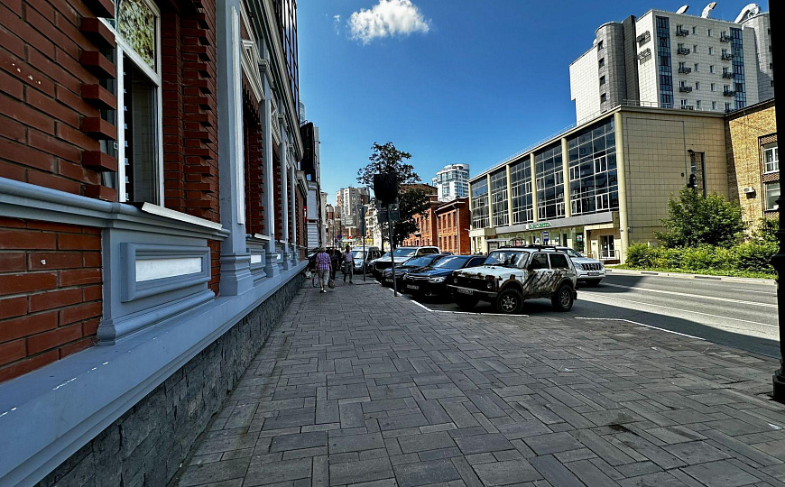 Здание 818,8 м² на 1 линии ул. Молодогвардейской фото