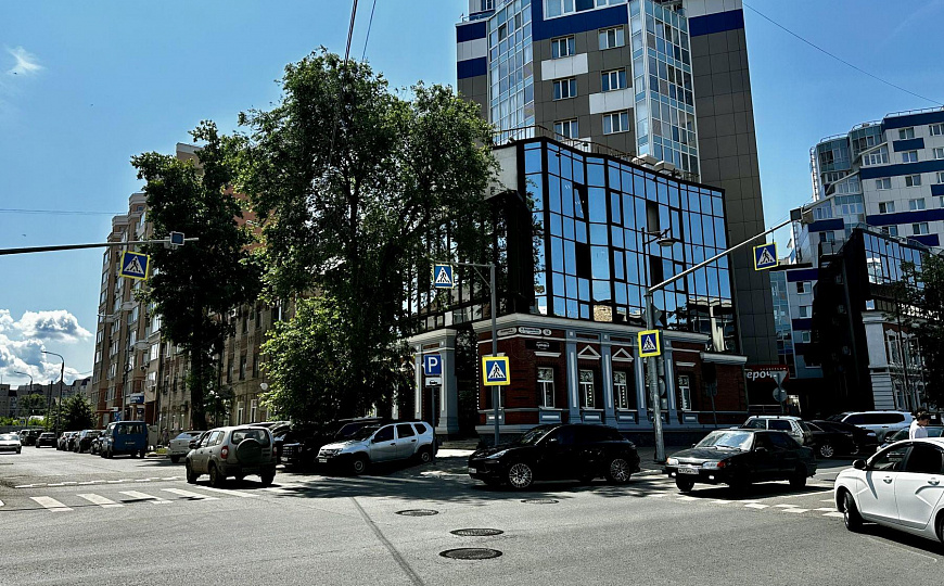 Здание 818,8 м² на 1 линии ул. Молодогвардейской фото