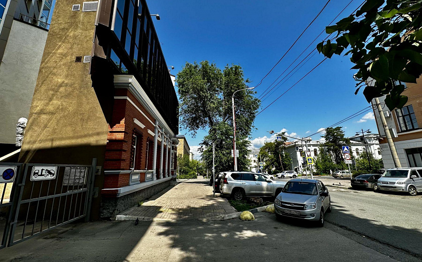 Здание 818,8 м² на 1 линии ул. Молодогвардейской фото