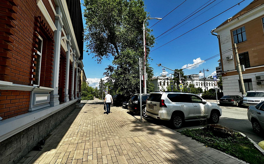 Здание 818,8 м² на 1 линии ул. Молодогвардейской фото