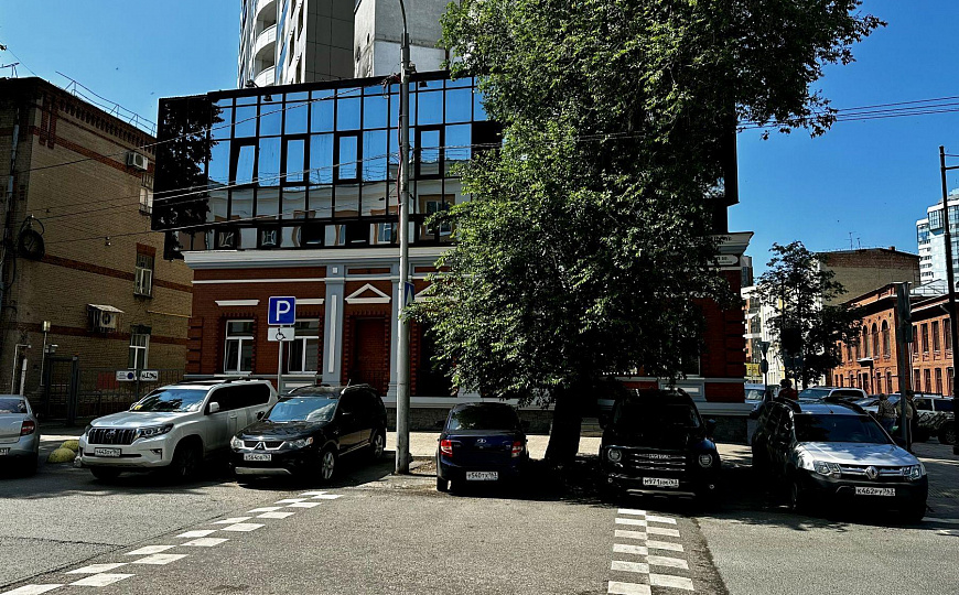 Здание 818,8 м² на 1 линии ул. Молодогвардейской фото