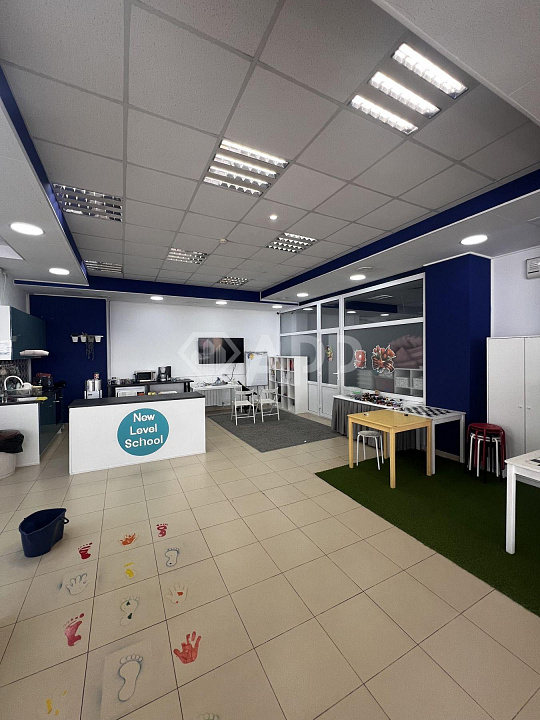 Продаю отдельно стоящее здание, 1 135 м² фото