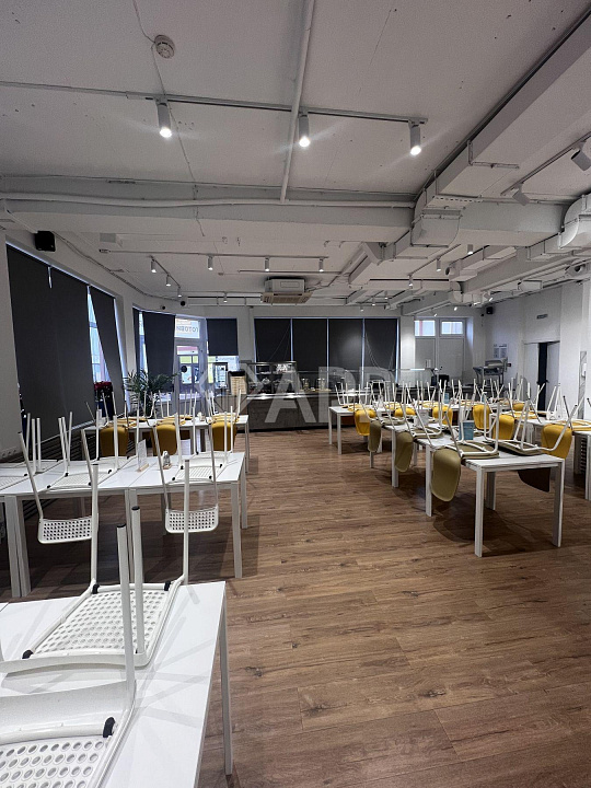 Продаю отдельно стоящее здание, 1 135 м² фото