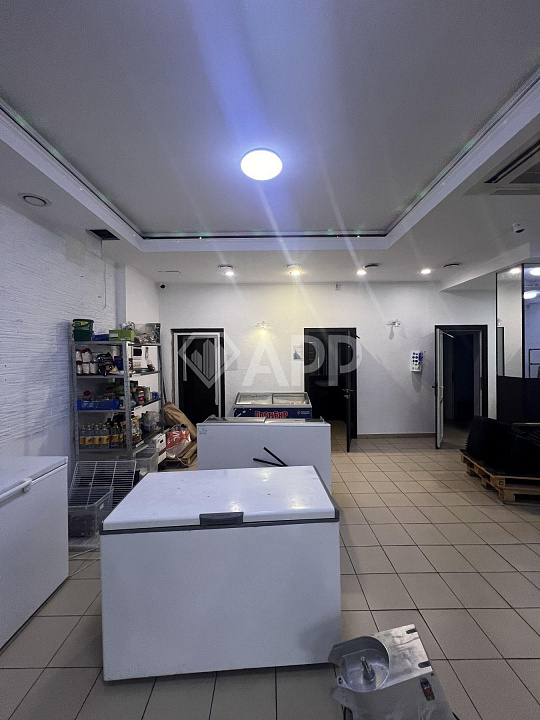 Продаю отдельно стоящее здание, 1 135 м² фото