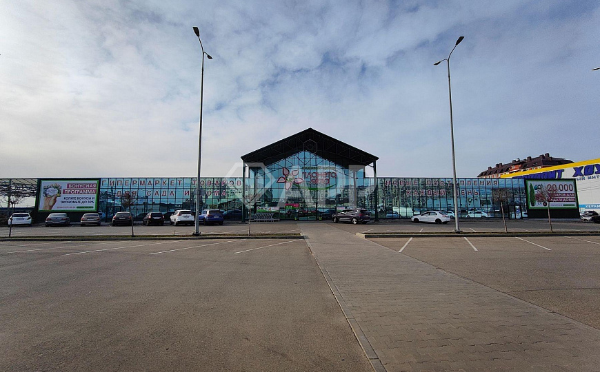 Продаю торговый центр, 3 800 м² фото