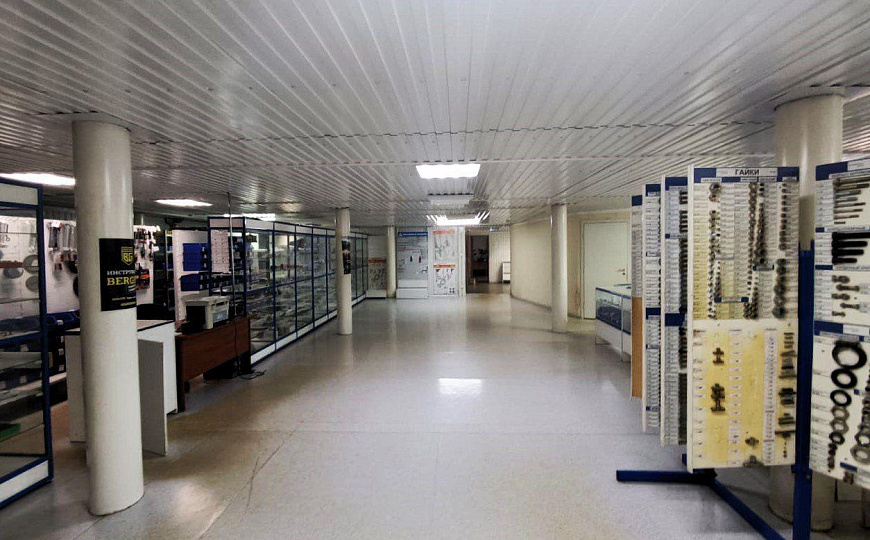 Уникальное помещение 800 м² на первой линии фото