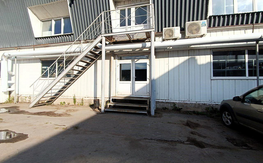 Уникальное помещение 800 м² на первой линии фото