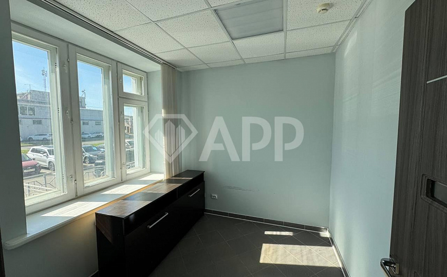 Офисное помещение 32.6 м² фото