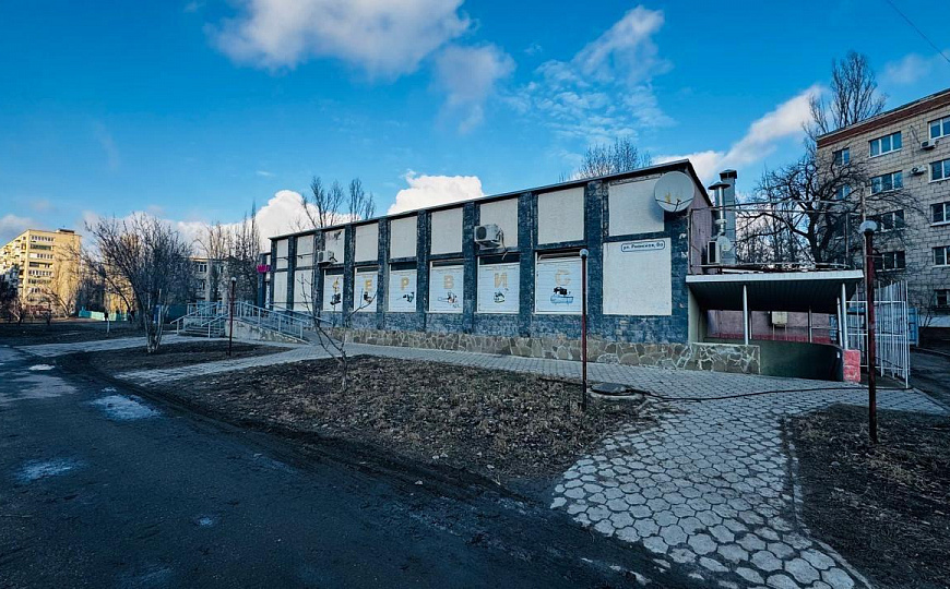 Помещение под магазин, услуги, кафе, клиника 278,7 м² фото