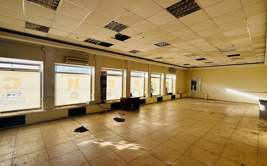 Помещение под магазин, услуги, кафе, клиника 278,7 м² фото