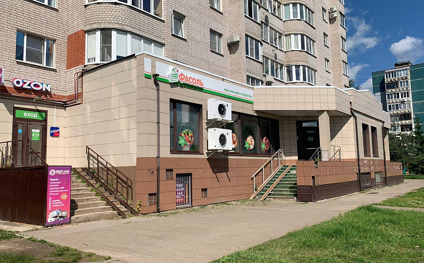 Сдаётся торговое помещение, 467 м² фото