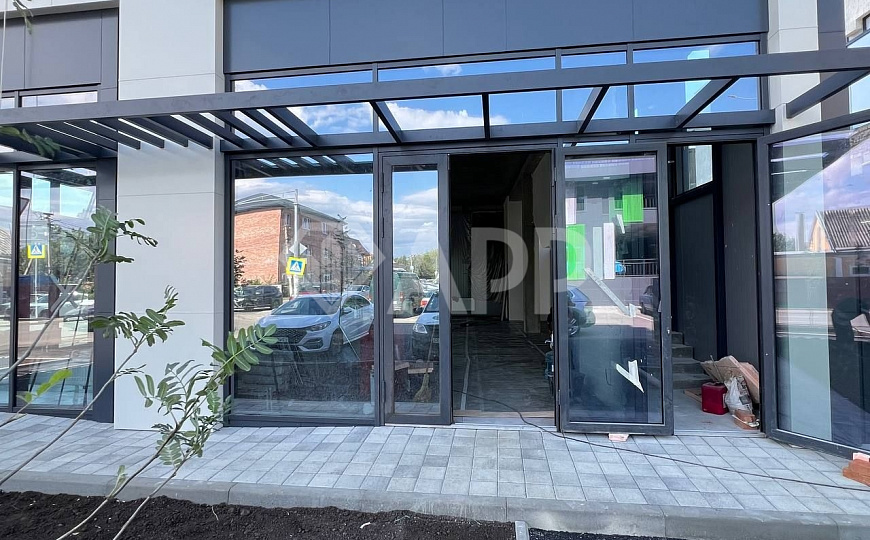 Сдаю торговое помещение, 45м² фото