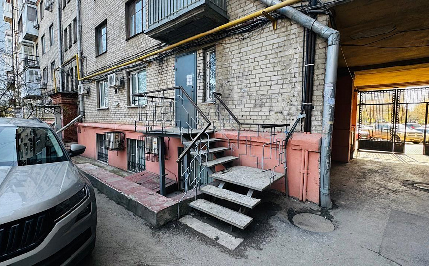 Офис с ремонтом в центре 140,4 м² фото