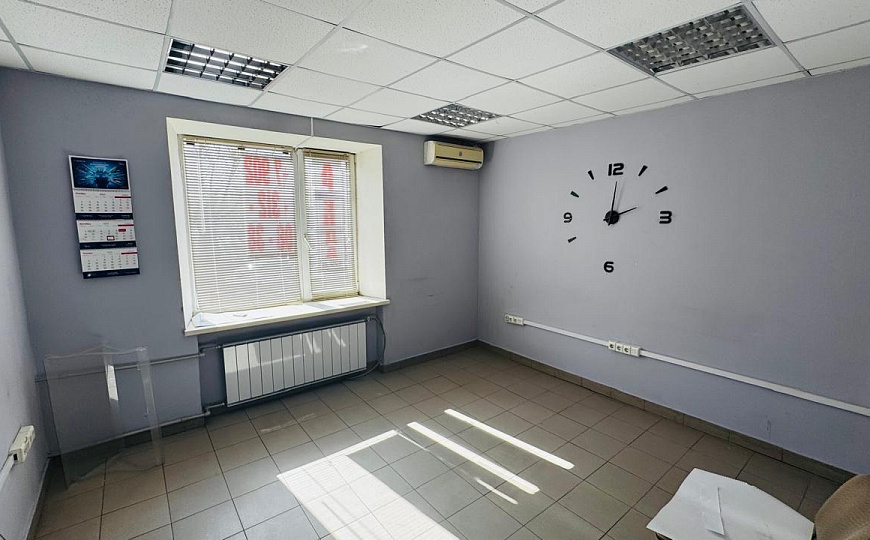 Офис с ремонтом в центре 140,4 м² фото