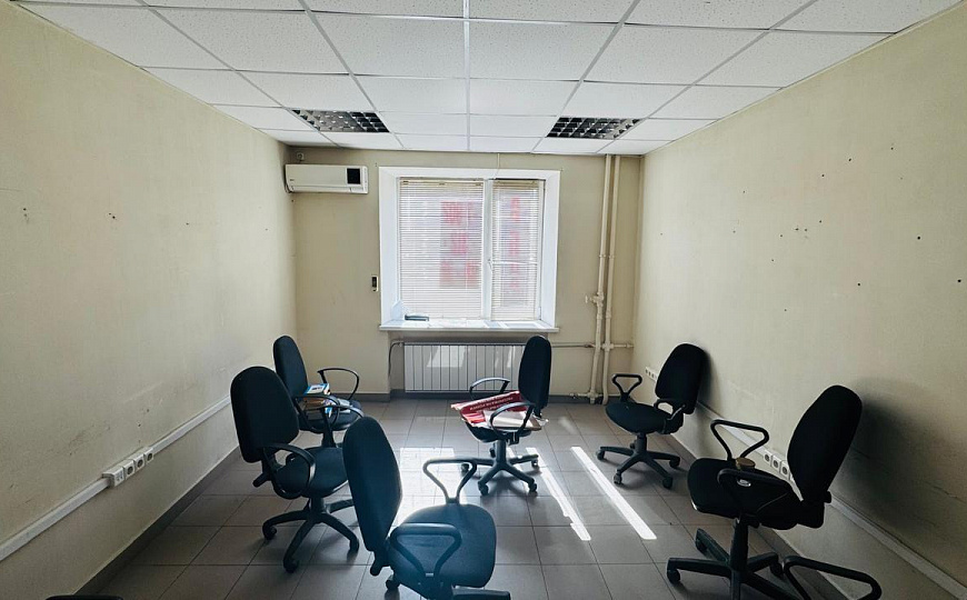 Офис с ремонтом в центре 140,4 м² фото