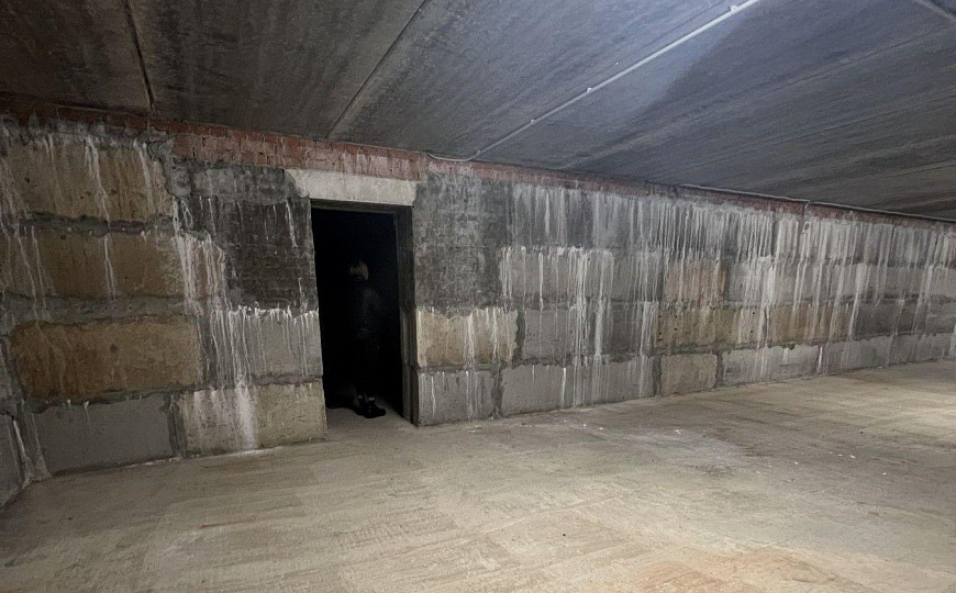 Цоколь в паркинге  2 500 м² фото