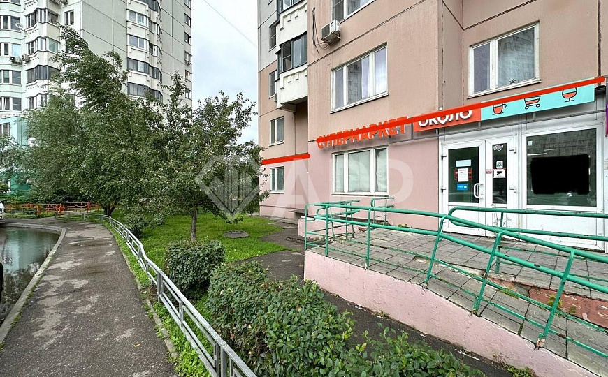 Предлагается в аренду торговое помещение фото