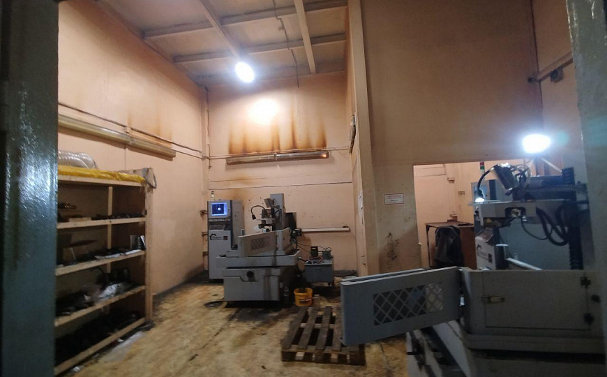 Производственное здание в центре города 3100м² фото