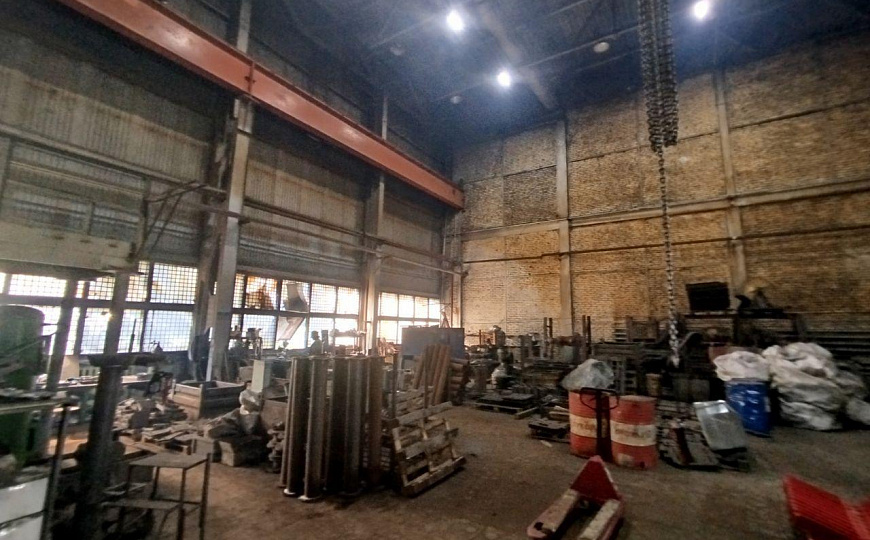 Производственное здание в центре города 3100м² фото