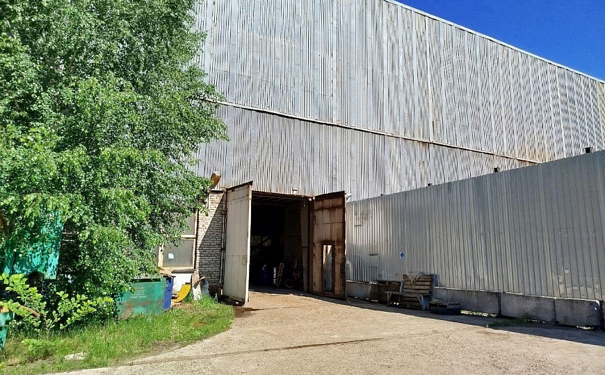 Производственное здание в центре города 3100м² фото