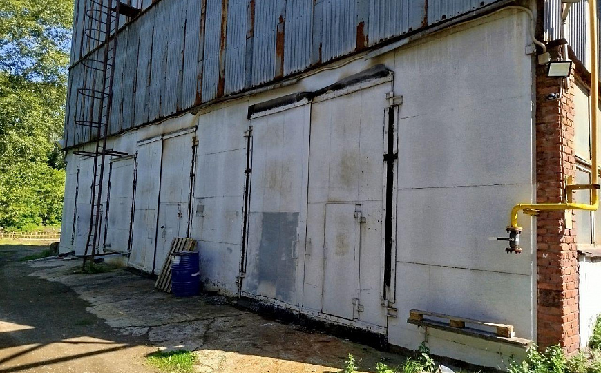 Производственное здание в центре города 3100м² фото
