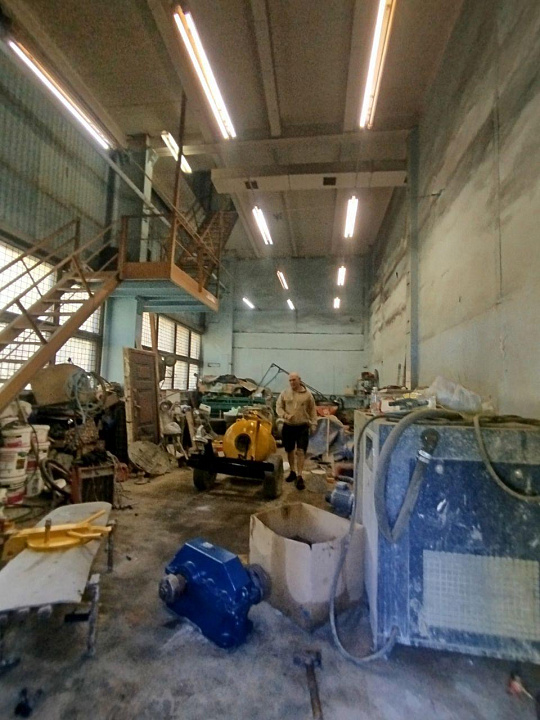 Производственное здание в центре города 3100м² фото