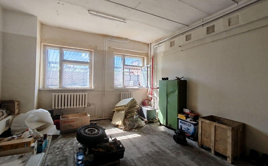 Производственное здание в центре города 3100м² фото