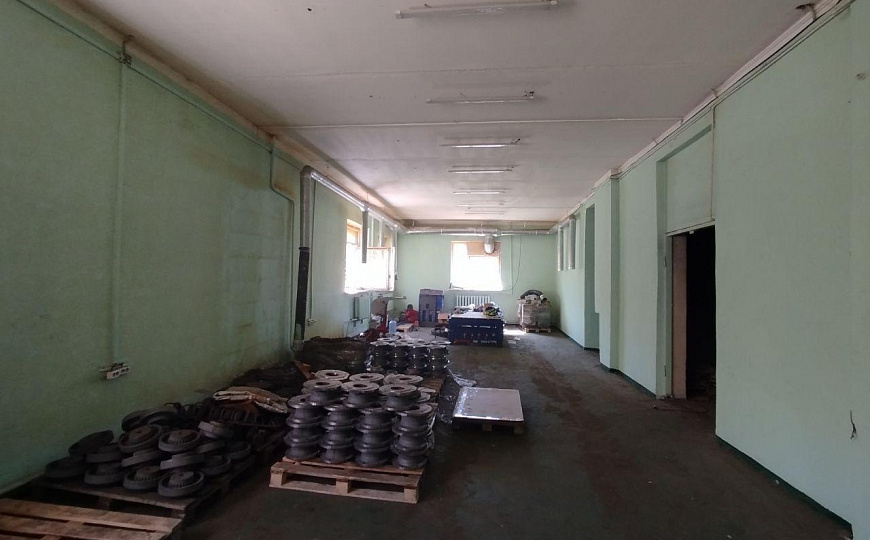 Производственное здание в центре города 3100м² фото