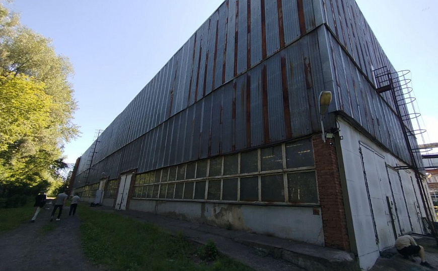 Производственное здание в центре города 3100м² фото