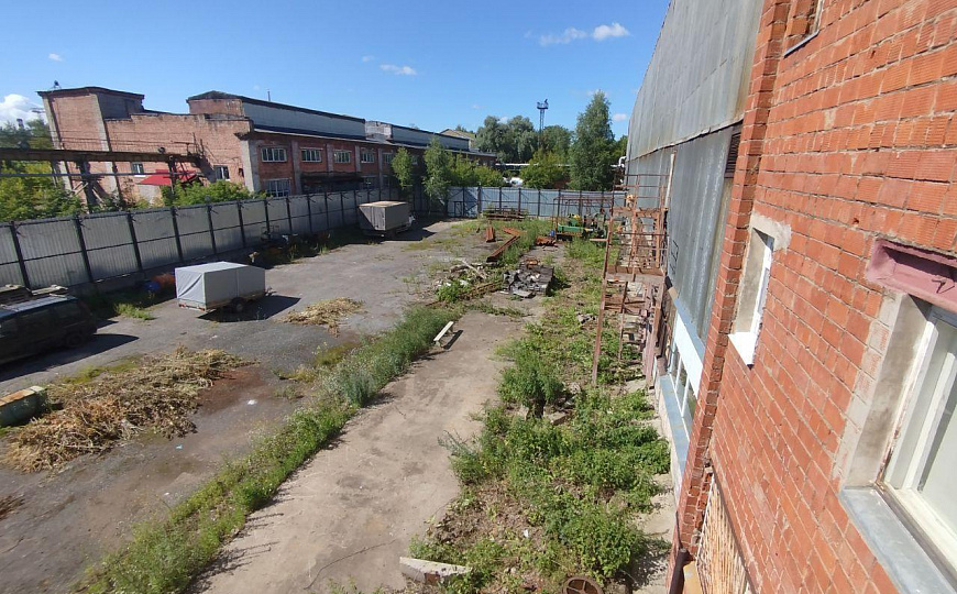 Производственное здание в центре города 3100м² фото