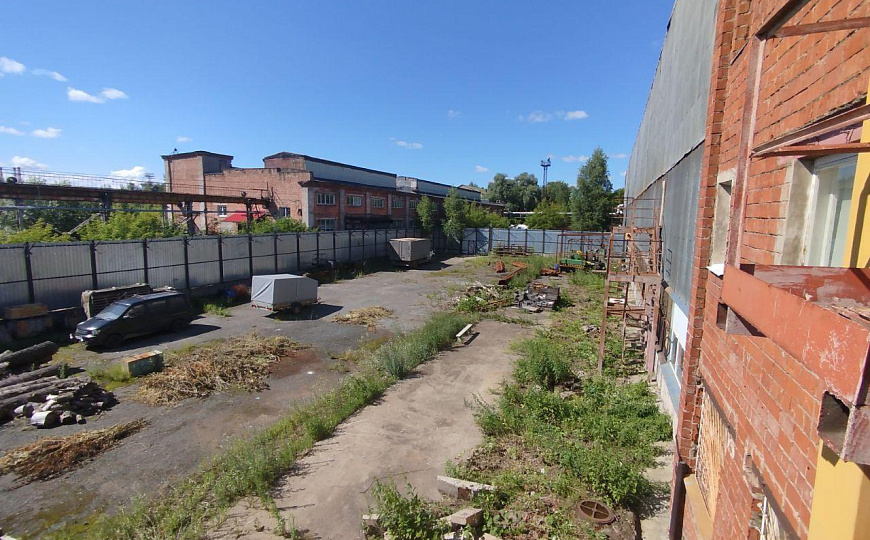 Производственное здание в центре города 3100м² фото