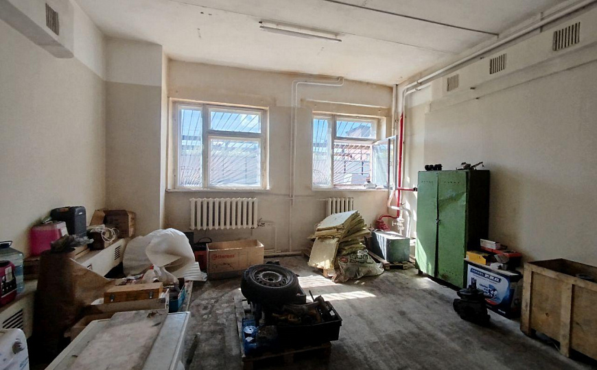 Производственное здание в центре города 3100м² фото