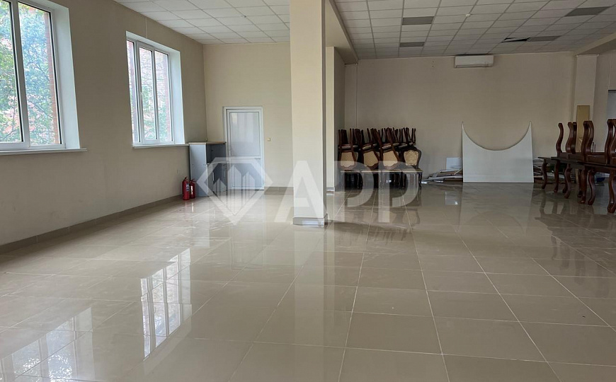 Сдам помещение свободного назначения, 385 м². Аренда до 1500 м² фото