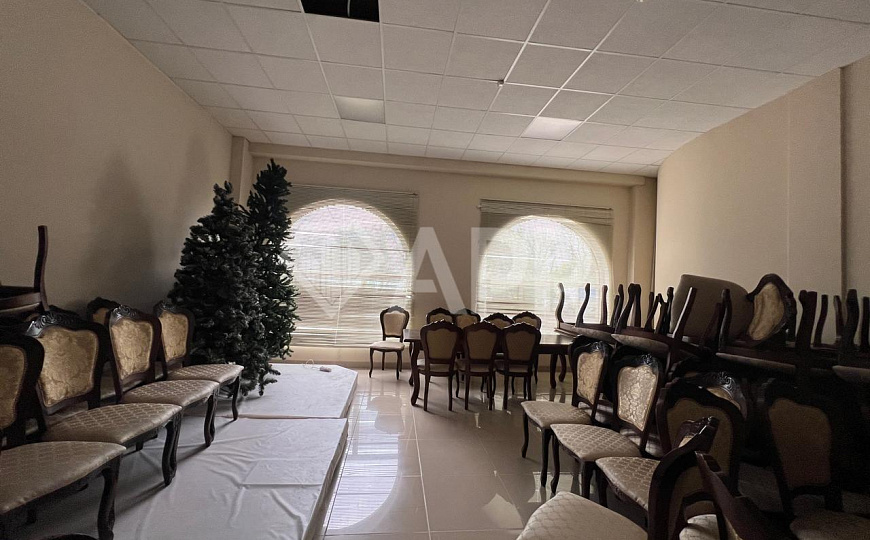 Сдам помещение свободного назначения, 385 м². Аренда до 1500 м² фото