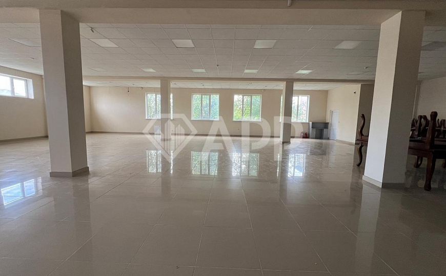 Сдам помещение свободного назначения, 385 м². Аренда до 1500 м² фото