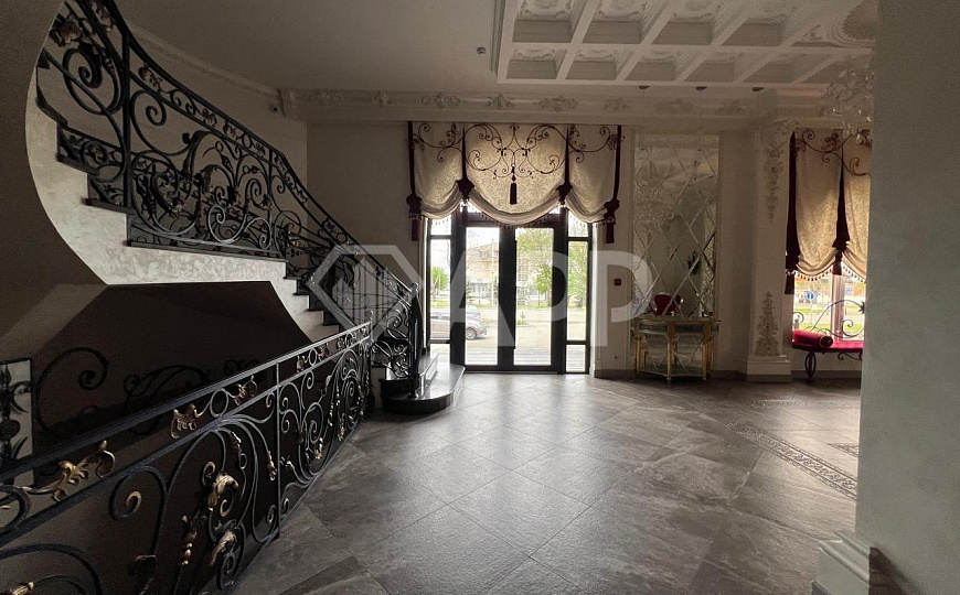 Сдам помещение свободного назначения, 385 м². Аренда до 1500 м² фото