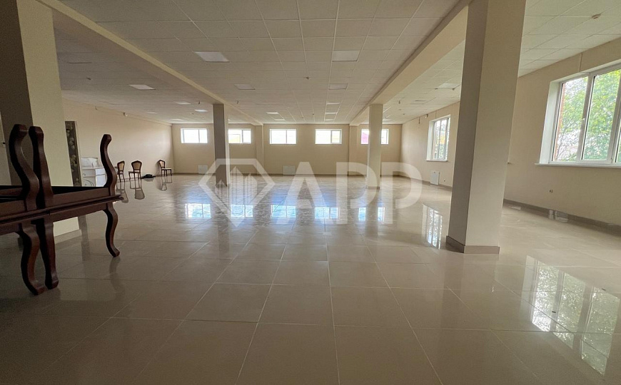 Сдам помещение свободного назначения, 385 м². Аренда до 1500 м² фото