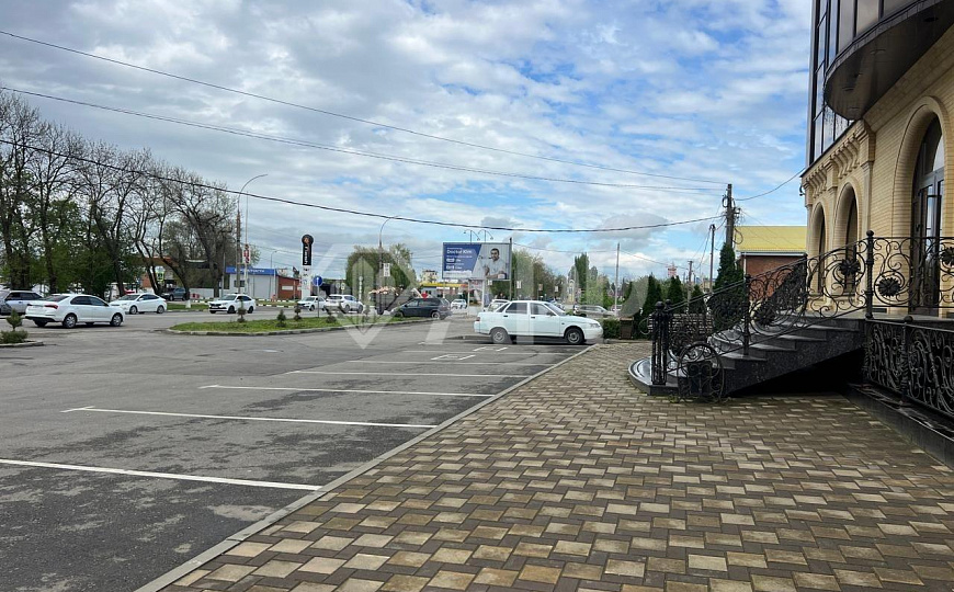 Сдам помещение свободного назначения, 385 м². Аренда до 1500 м² фото