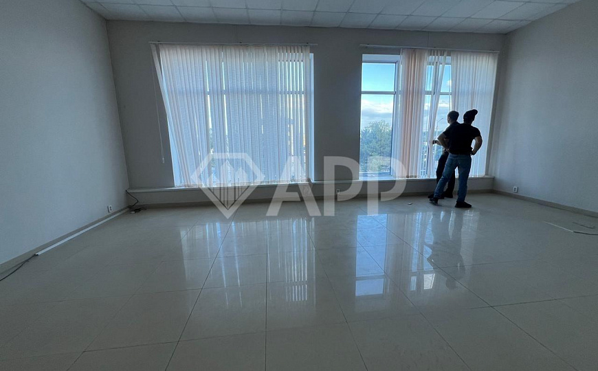 Сдам помещение свободного назначения, 670 м² на втором и третьих этажах. фото